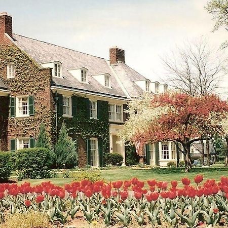 Montague Inn Saginaw Buitenkant foto