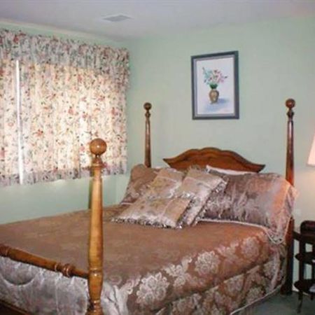 Montague Inn Saginaw Buitenkant foto