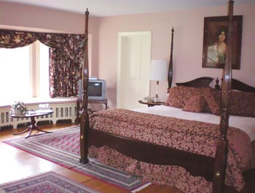 Montague Inn Saginaw Buitenkant foto